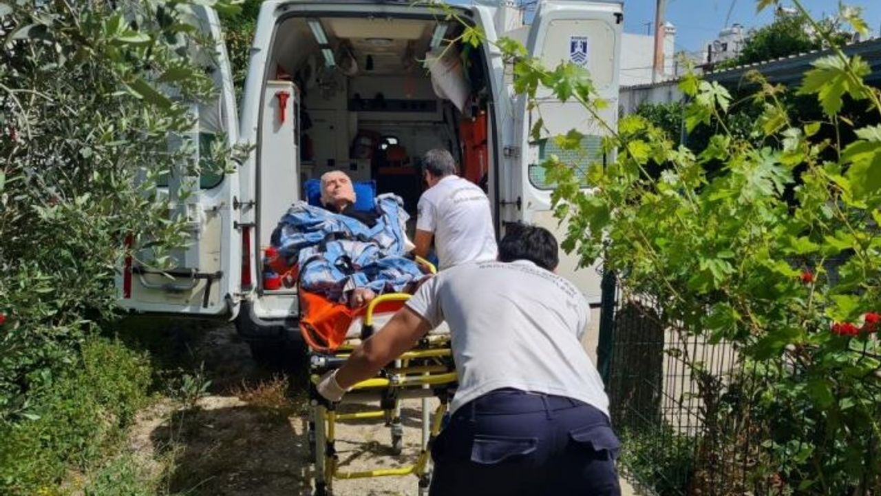 BODRUM'DA YATAĞA BAĞLI VATANDAŞLAR AMBULANSTA OY KULLANDI