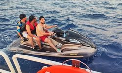 KAÇAK GÖÇMENLER BU KEZ JET-SKİ DENEDİ! SAHİL GÜVENLİK'TEN KAÇAMADILAR