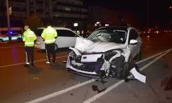 ANTALYA'DA OTOMOBİL YAYAYA ÇARPTI