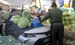 YANLIŞ PARK EDİLEN ARACA LAHANALI TEPKİ