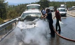 SAKARTEPE RAMPASINDA OTOMOBİL HARARET YAPTI, SÜRÜCÜ CANINI ZOR KURTARDI