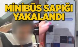 MİNİBÜSTE GİZLİCE KADINLARIN FOTOĞRAFINI ÇEKEN SAPIK YOLCULARIN DİKKATİ SAYESİNDE YAKALANDI