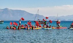 Muğla'da Cumhuriyet coşkusu: 1923 metre yüzüp, kürek çektiler