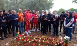 Bodrum'daki Galatasaray heyetinden, Yiğit Kurt'un mezarını ziyaret