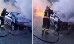 Köyceğiz’de park halindeki araç alev alev yandı