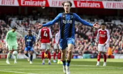 Arsenal şampiyonluk yolunda yara aldı