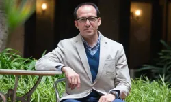 Türk yazar Burhan Sönmez'e prestijli ödül