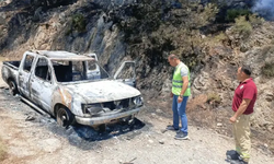 Fethiye'de araç alev aldı, yangın ormana sıçradı