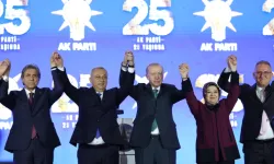Yedi belediye başkanı AK Parti’ye katıldı: Erdoğan rozetlerini taktı