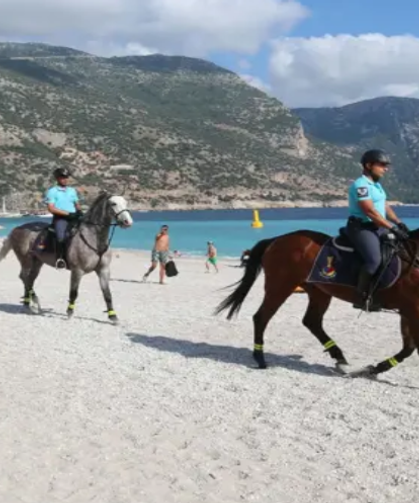 Ölüdeniz’de yeni dönem: Atlı Jandarma Timi göreve başladı