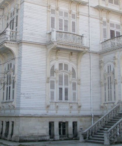 'Hababam Sınıfı' devam filminin çekildiği köşk, banka merkezi oluyor
