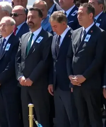 Kılıçdaroğlu ile Özel TBMM'deki cenaze töreninde tokalaştı