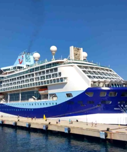 Bodrum Limanı’na dev kruvaziyer: 1790 turist geldi