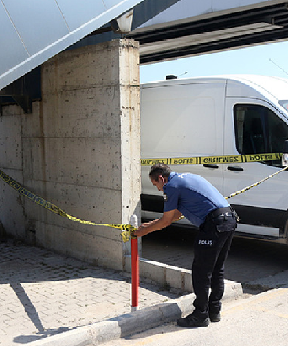 Antalya'da Otokoç galerisine silahlı saldırı