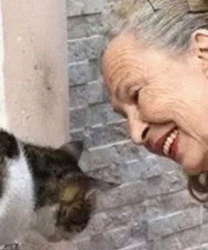 'Panter Emel' lakaplı oyuncu Emel Yıldız hayatını kaybetti