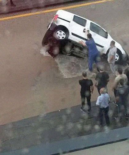 Ankara'da sağanak, sele dönüştü; İstanbul da etkilendi