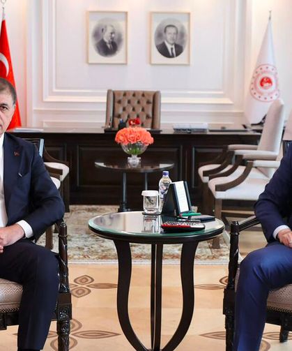 İzmir Belediye Başkanı Tugay, Bakan Kurum ile 'kentsel dönüşüm'ü görüştü