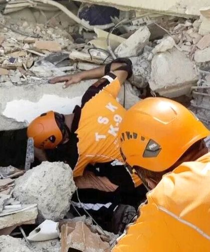 TSK ve AFAD Venezuela'da enkazdan insanları kurtarmaya çalışıyor