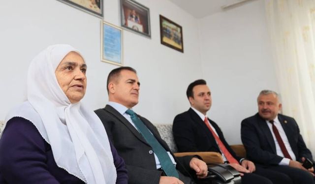 Vali Akbıyık'tan Şehit Cumhuriyet Başsavcısı Mustafa Alper'in ailesine ziyaret