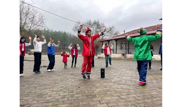 Ula'da çocuklar için "Sporla Harekete Geç, Sanatla Büyü" etkinlikleri