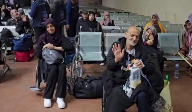 GAZZELİ 61 HASTA VE 49 REFAKATÇİ TÜRKİYE'YE GETİRİLİYOR