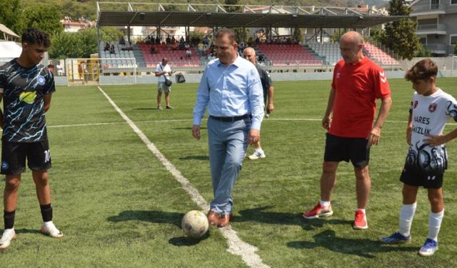 BAŞLAMA VURUŞU VALİ AKBIYIK'TAN; MARMARİS JUNİOR CUP 2. TUR MAÇLARI BAŞLADI