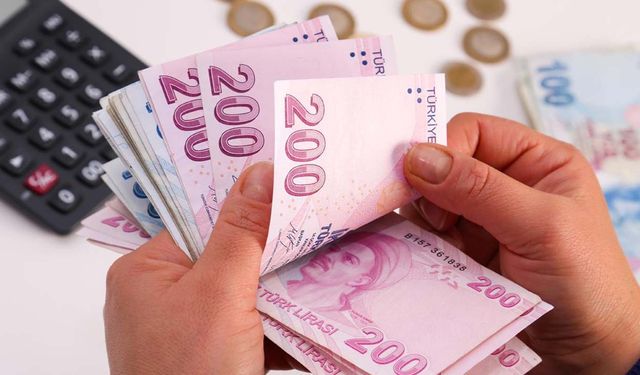 Emekliye yılbaşı ikramiyesi var mı? 2025 Emekliye 5000 TL ikramiye ne zaman verilecek?