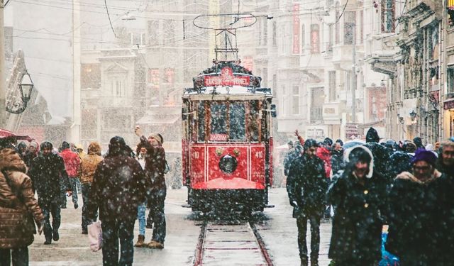 İstanbul'a 'O' tarihte yoğun kar yağışı geliyor! Okullarda tatil 1 hafta daha uzayacak