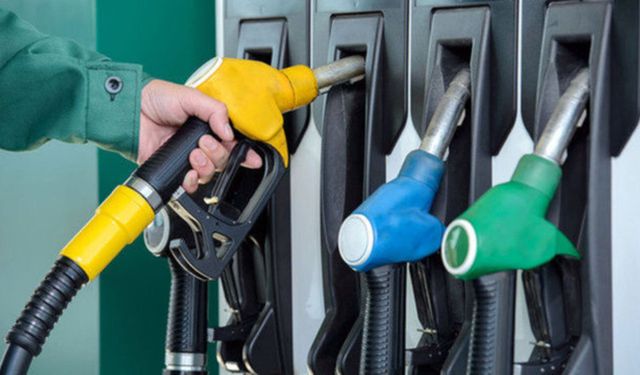Motorin ve benzin fiyatları geriledi, tabelalar yine değişti