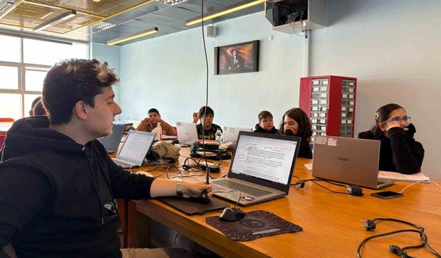 Muğla’da genç beyinler DENEYAP’ta teknolojiyle tanışıyor