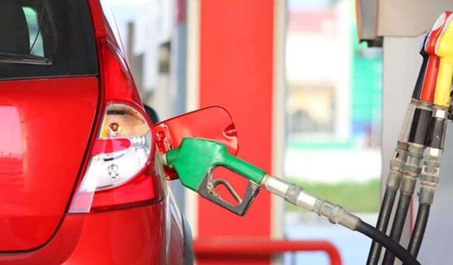 Akaryakıta bu gece de yeni zam geliyor: Tepki var