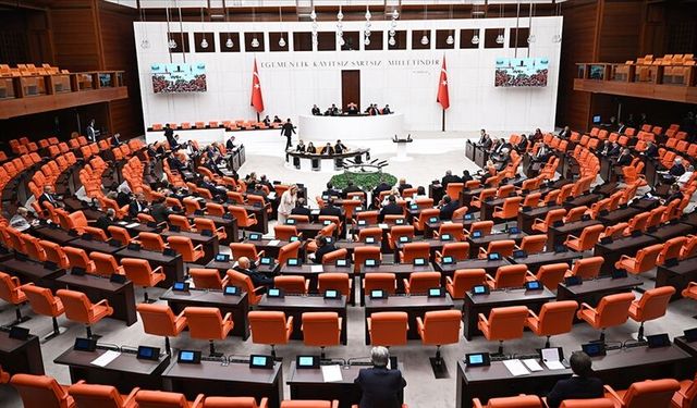 23.552 TL'lık 'en düşük emekli aylığı', kanunlaştı