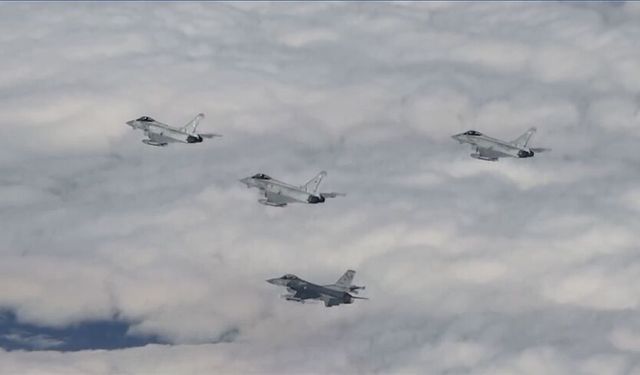 Eurofighter anlaşması tamam! Savaş uçaklarını, F-16’lar karşıladı