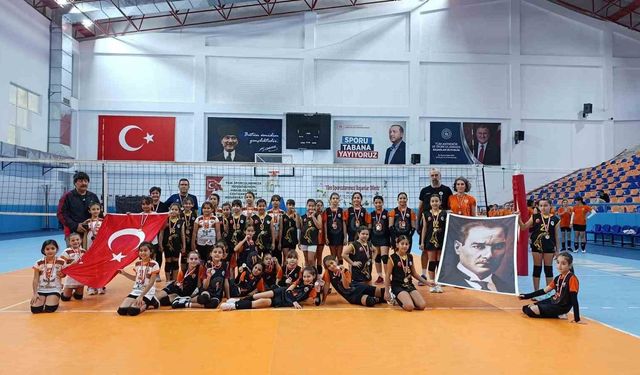 Köyceğiz’in minikleri Dalaman’da şampiyon oldu