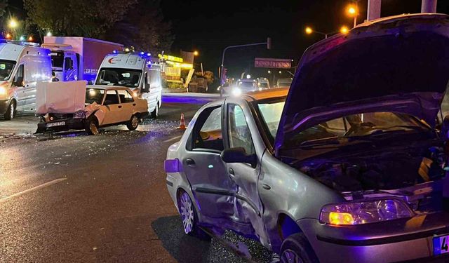 Yatağan’da kırmızı ışık faciası: İki araç çarpıştı, 2 yaralı