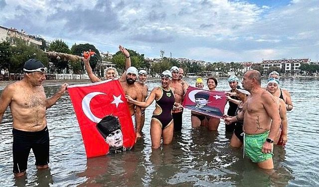 Muğla’da yüzücüler Gazi Mustafa Kemal Atatürk için kulaç attı