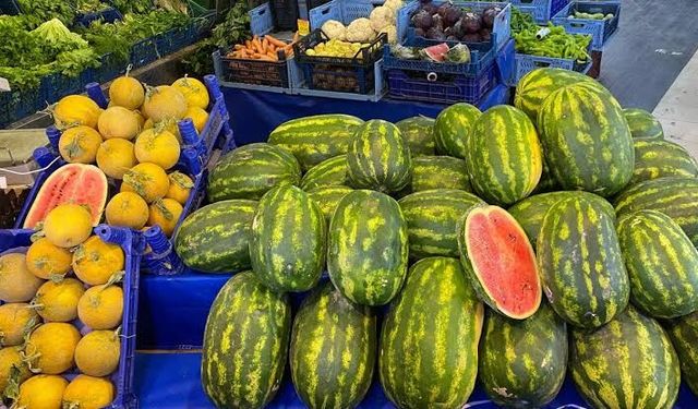 Kasım ayı geldi ancak Muğla’da karpuzlar hâlâ tezgahta