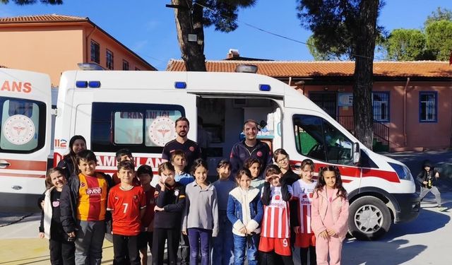 Yatağan’da ‘Acil Sağlık Haftası’ rüzgarı: Miniklere özel ambulans turu