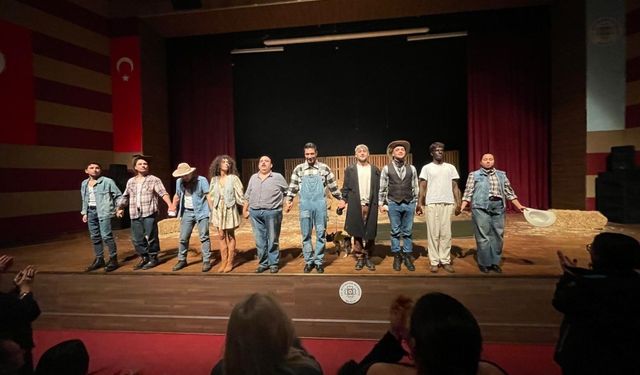 “Fareler ve İnsanlar” Yıldız Kenter Sahnesi’nde sanatseverlerle buluştu