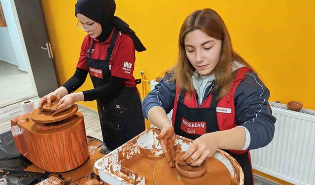 Muğla’da gençler seramik atölyesinde hünerlerini sergiledi