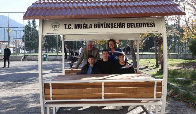 Köyceğiz’de ortak yaşam alanlarına kent mobilyası desteği