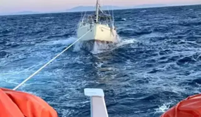 Datça açıklarında sürüklenen tekne kurtarıldı