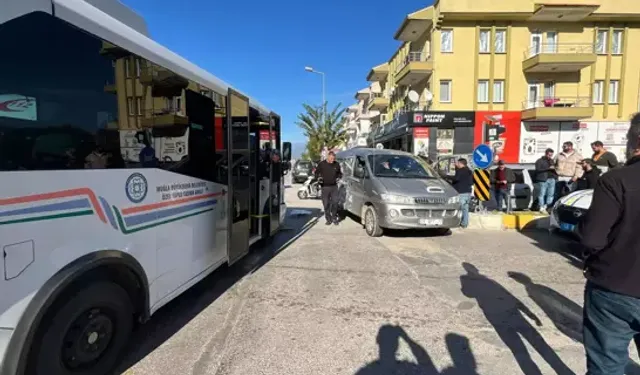 Fethiye’de kavşak kazası: 13 kişi yaralandı