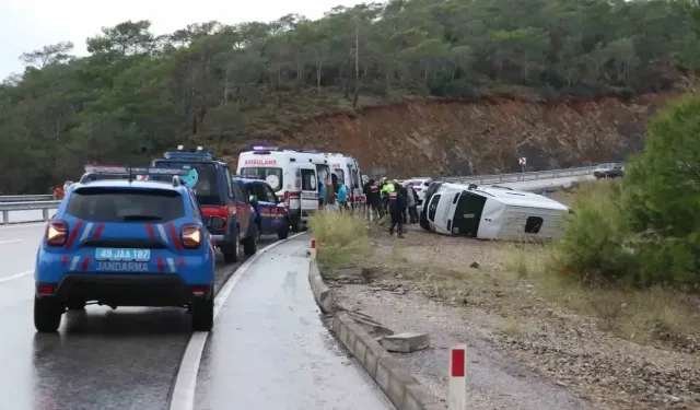 Fethiye - Ortaca minibüsü devrildi: 7 yaralı