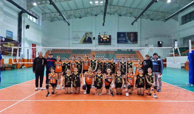 Minik voleybolcular Köyceğiz’de buluştu
