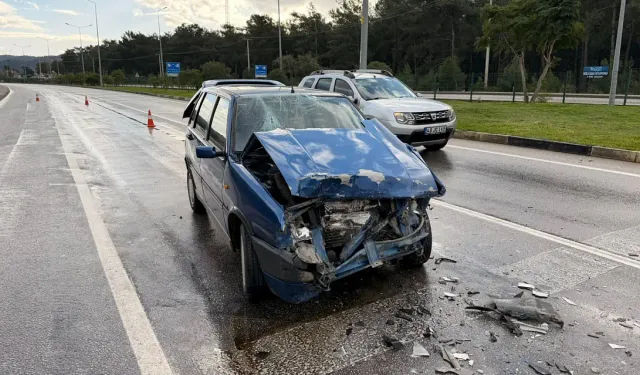 Fethiye Esenköy Kavşağı'nda can pazarı: 4 kişi yaralandı