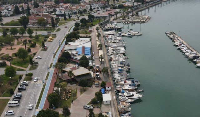 Fethiye Sahil Bandında Kaçak Yapılar Yıkılıyor