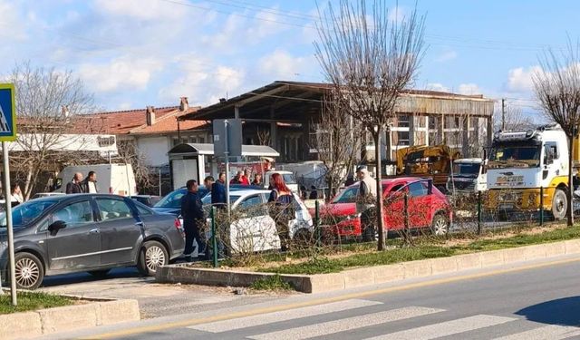 Menteşe’de Korkunç Kaza: 4 Araç Birbirine Girdi