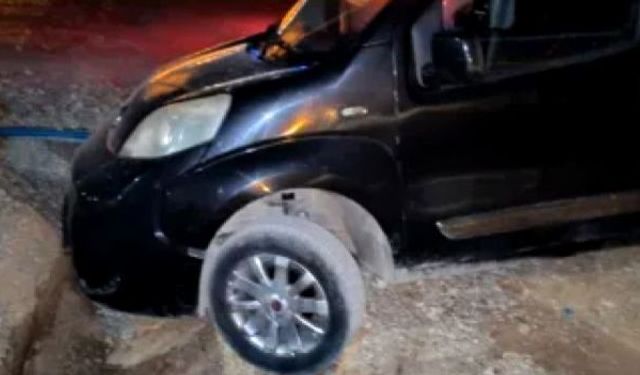 Menteşe’de Korkunç Kaza: Araç Yoldaki Çukuru Fark Etmedi