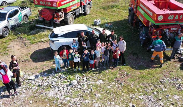 Marmaris’te Öğrenciler Fidanları Toprakla Buluşturdu